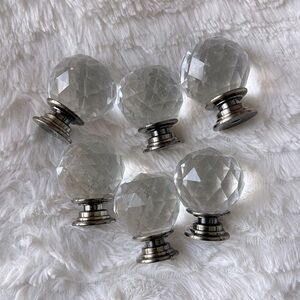 Crystal cabinet knobs